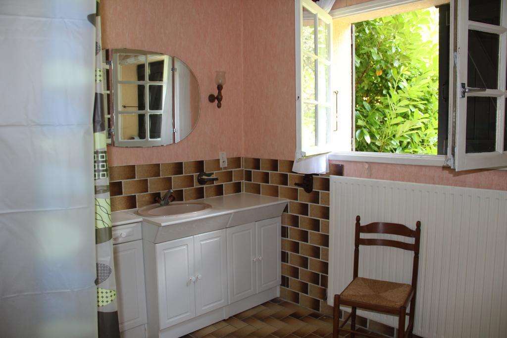 Holiday Home Maison De La Litiere Pugny-Chatenod Room photo